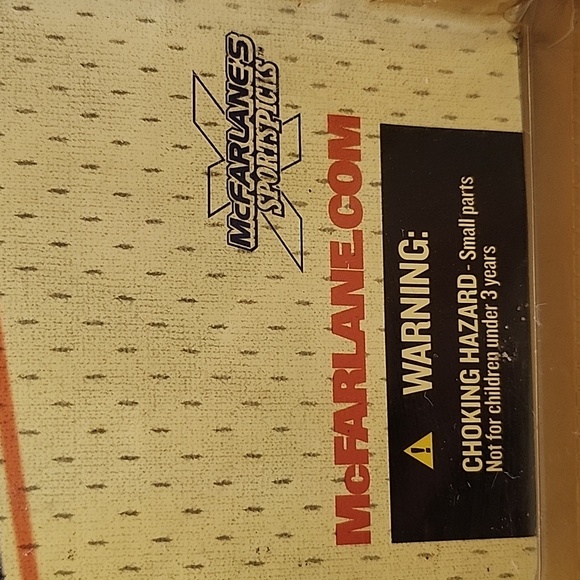 McFarlane Sports NHL Legand Series 2 Mike Bossy NWT - Picture 3 of 10